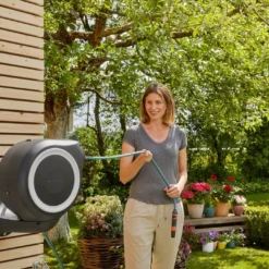 GARDENA Wandslangenbox 15 RollUp S Wit 7 GARDENA Wandslangenbox 15 RollUp S Wit -Seren Tuin Verkoopwinkel gardena wandslangenbox 15 rollup s wit 1619704856 1 l