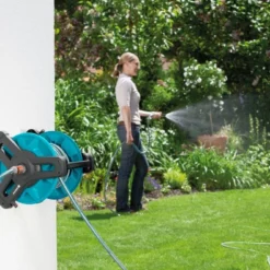 GARDENA Wandslanghouderset Classic + Slang 20m 5 GARDENA Wandslanghouderset Classic + Slang 20m -Seren Tuin Verkoopwinkel gardena wandslanghouderset classic slang 20m 1619704760 2 l